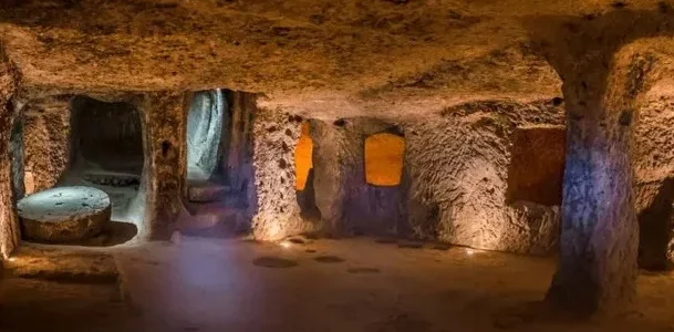 Derinkuyu je drevni podzemni grad u Turskoj kog su pronašle kokoške
